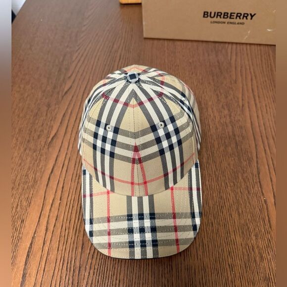 BURBERRY LIKE NEW CANVAS HAT - Picture 2 of 7